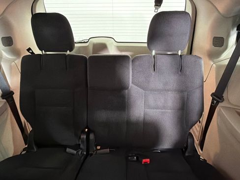 Used 2019 Dodge Grand Caravan SE FWD image 16