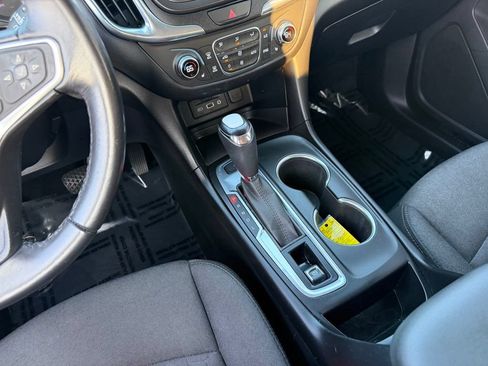 Used 2019 Chevrolet Equinox LT FWD image 16