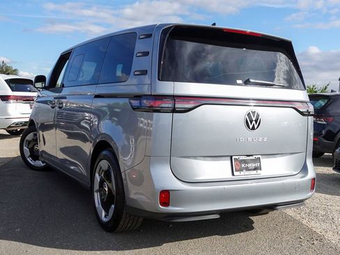 New 2025 Volkswagen ID. Buzz Pro S image 7
