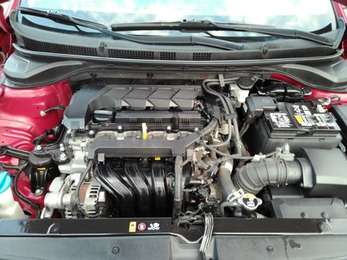 Used 2022 Hyundai Accent SE w/ Cargo Package FWD image 4