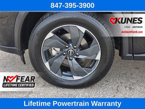 Used 2025 Nissan Rogue SV image 12