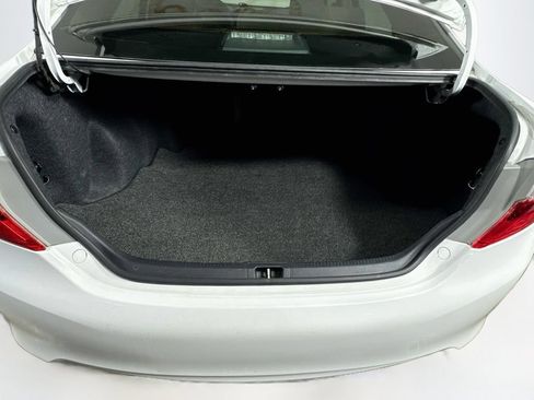 Used 2012 Toyota Camry LE FWD image 29