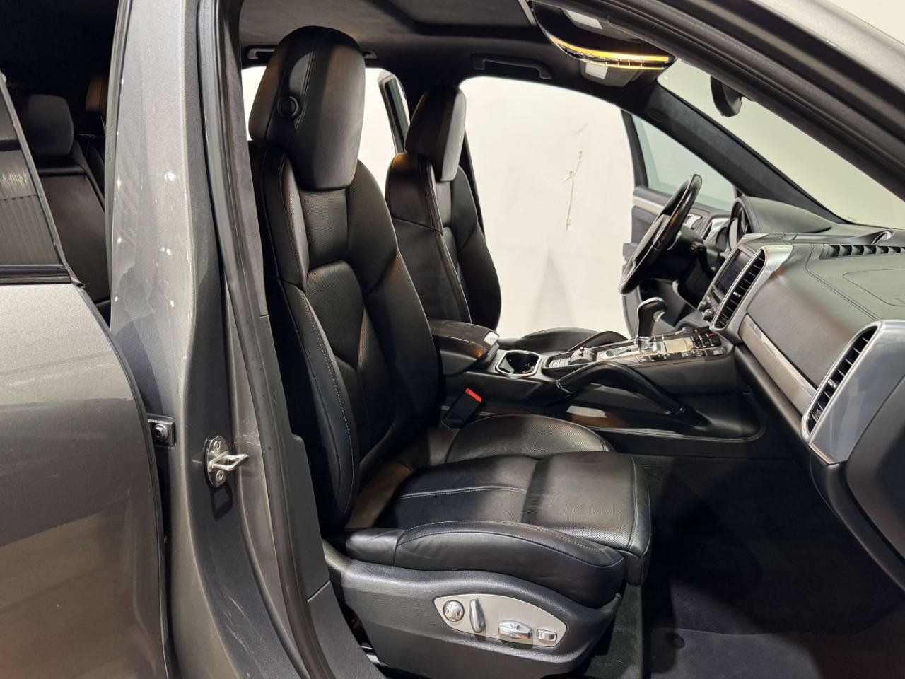 Used 2014 Porsche Cayenne GTS AWD/4WD image 14