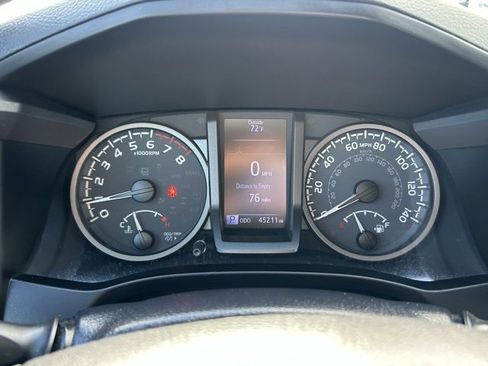 Used 2021 Toyota Tacoma TRD Sport image 18