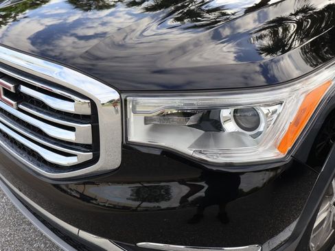 Used 2019 GMC Acadia SLE image 3