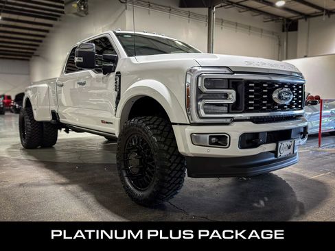 Used 2025 Ford F450 Platinum w/ Platinum Plus Package AWD/4WD image 3