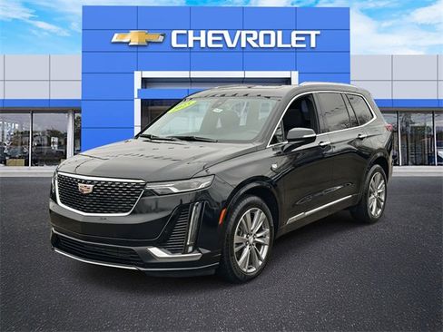 Used 2025 Cadillac XT6 Premium Luxury image 4