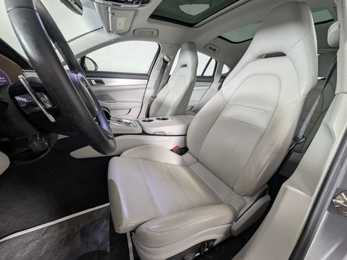 Certified 2023 Porsche Panamera Platinum Edition image 4
