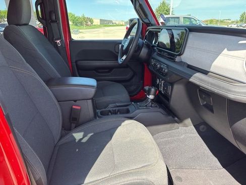 Used 2024 Jeep Wrangler Unlimited Sahara AWD/4WD image 23