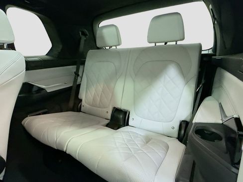 New 2026 BMW X7 xDrive40i w/ M Sport Package AWD/4WD image 44