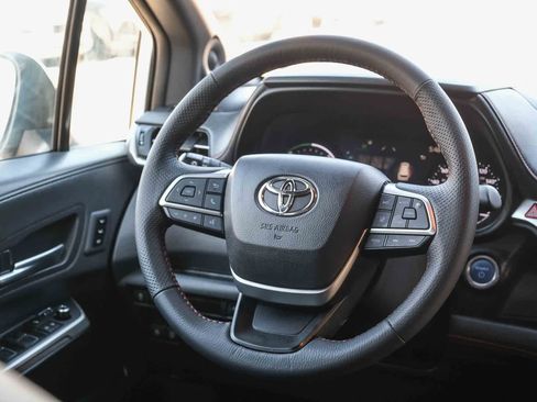 Certified 2024 Toyota Sienna XSE w/ XSE Premium Package FWD image 17