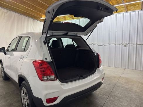 Used 2018 Chevrolet Trax LS FWD image 10