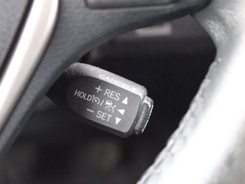 Used 2018 Toyota RAV4 XLE image 31