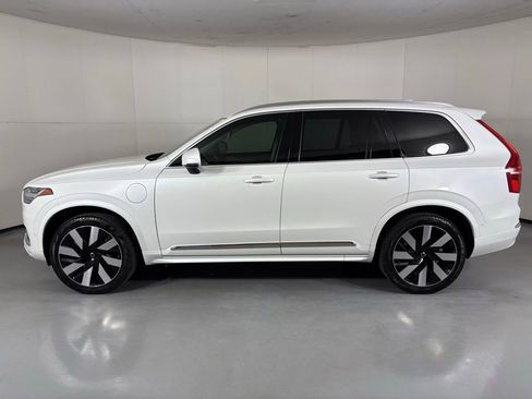 Used 2023 Volvo XC90 T8 Ultimate w/ Lounge Package AWD/4WD image 3