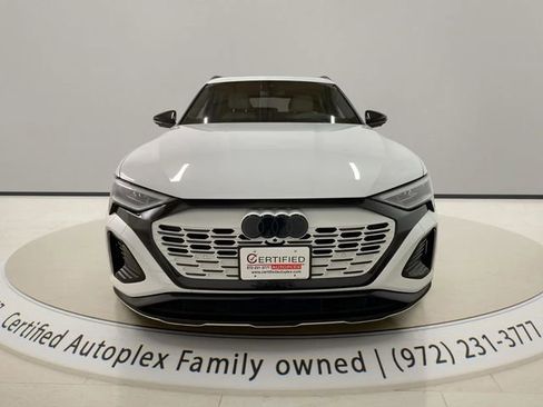 Used 2024 Audi Q8 e-tron Prestige w/ Prestige Package AWD/4WD image 8
