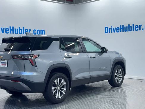 Used 2025 Chevrolet Equinox LT w/ Safety and Technology Package image 3