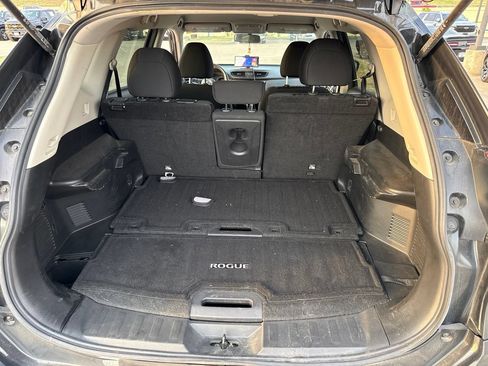 Used 2017 Nissan Rogue SV FWD image 9