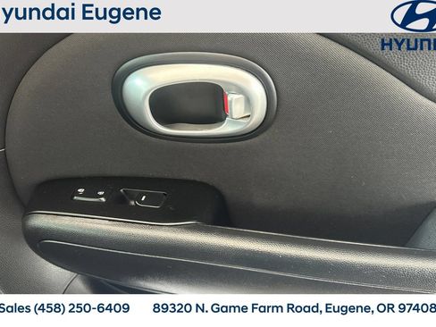 Used 2016 Kia Soul FWD image 21