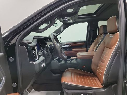 Used 2025 GMC Sierra 1500 Denali Ultimate AWD/4WD image 2