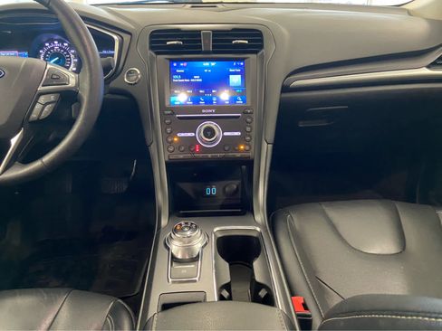 Used 2020 Ford Fusion Titanium image 15