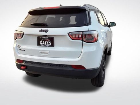 Used 2024 Jeep Compass Trailhawk AWD/4WD image 10