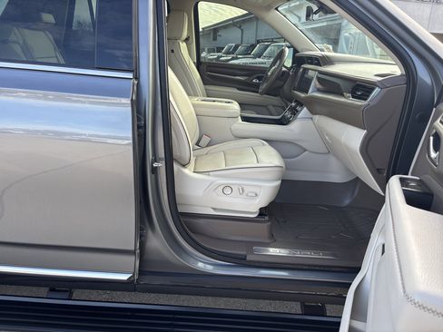 Used 2021 GMC Yukon Denali w/ Denali Premium Package image 10