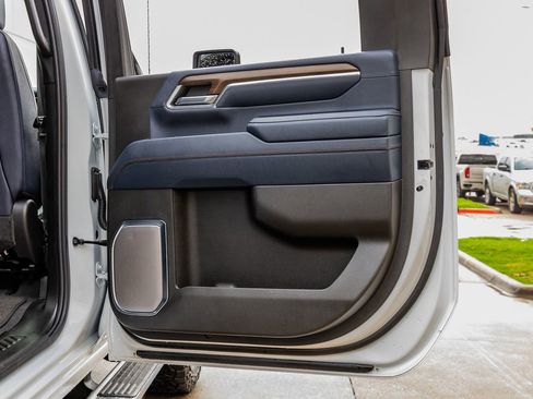 Used 2024 Chevrolet Silverado 3500 High Country w/ Technology Package image 39