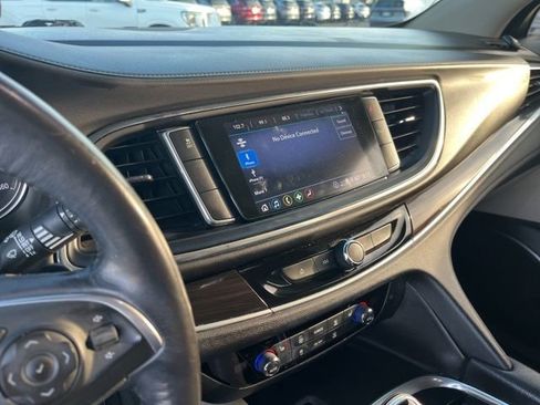 Used 2020 Buick Enclave Essence FWD image 25