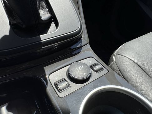 Used 2015 Ford Escape Titanium FWD image 11