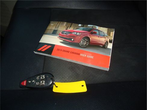 Used 2019 Dodge Grand Caravan SXT image 32