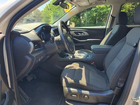 Used 2018 Chevrolet Traverse LT FWD image 18