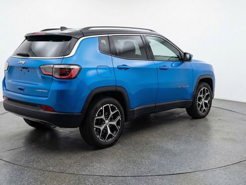 Used 2025 Jeep Compass Limited AWD/4WD image 9