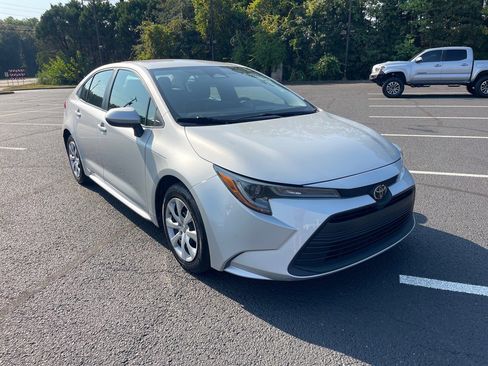 Used 2024 Toyota Corolla LE image 1