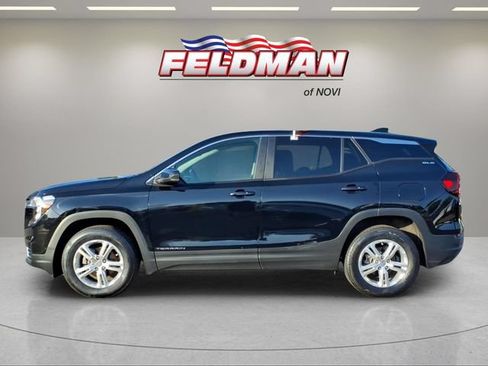 Used 2024 GMC Terrain SLE AWD/4WD image 2