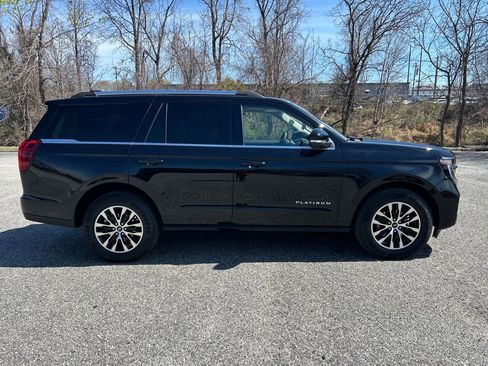Used 2025 Ford Expedition Platinum image 7