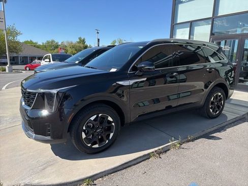 Certified 2025 Kia Sorento S w/ Panoramic Sunroof Package AWD/4WD image 2