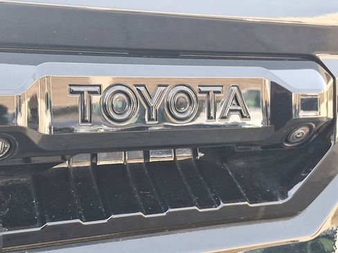 Used 2024 Toyota Tundra Limited image 29