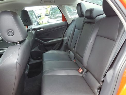 Used 2020 Volkswagen Jetta SE w/ SE Cold Weather Package FWD image 12