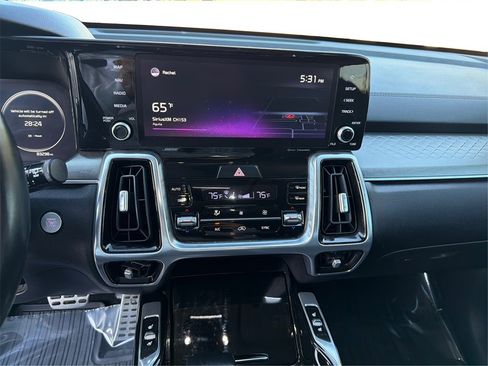 Used 2021 Kia Sorento SX image 14
