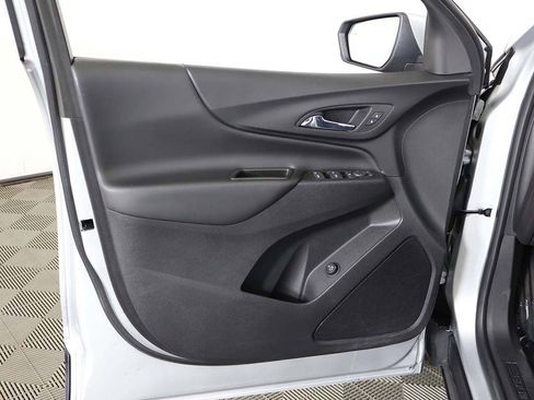 Used 2022 Chevrolet Equinox LT FWD image 23