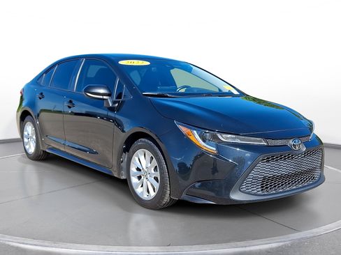 Used 2022 Toyota Corolla LE w/ LE Convenience Package FWD image 1