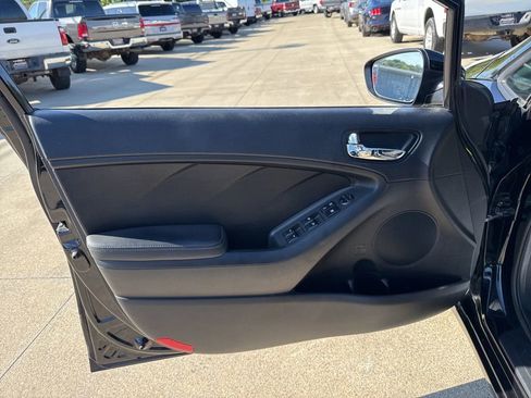 Used 2018 Kia Forte S w/ S Technology Plus Package FWD image 26