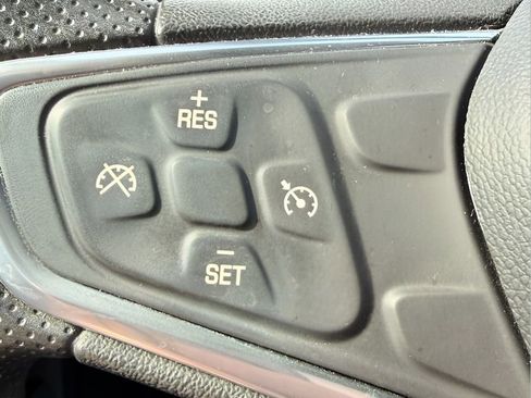 Used 2022 Chevrolet Malibu LT FWD image 21