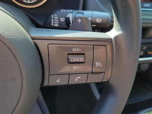Used 2022 Nissan Rogue S FWD image 21