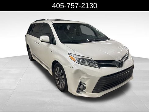 Used 2020 Toyota Sienna Limited Premium image 2
