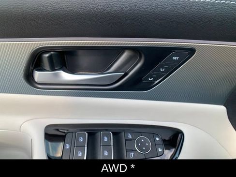 Certified 2025 Nissan Murano SL w/ Cargo Package AWD/4WD image 15