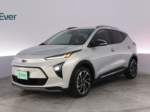 Used 2023 Chevrolet Bolt EUV Premier FWD image 2