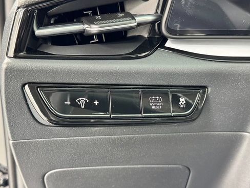 New 2026 Kia Niro EX FWD image 32