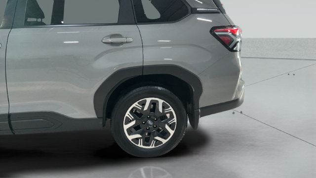 Used 2025 Subaru Forester Premium AWD/4WD image 27