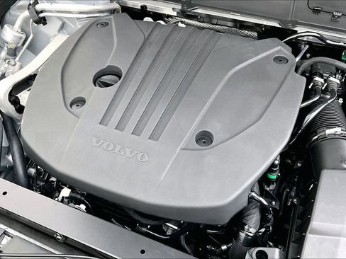 New 2026 Volvo XC60 B5 Ultra w/ Protection Package Premier image 36